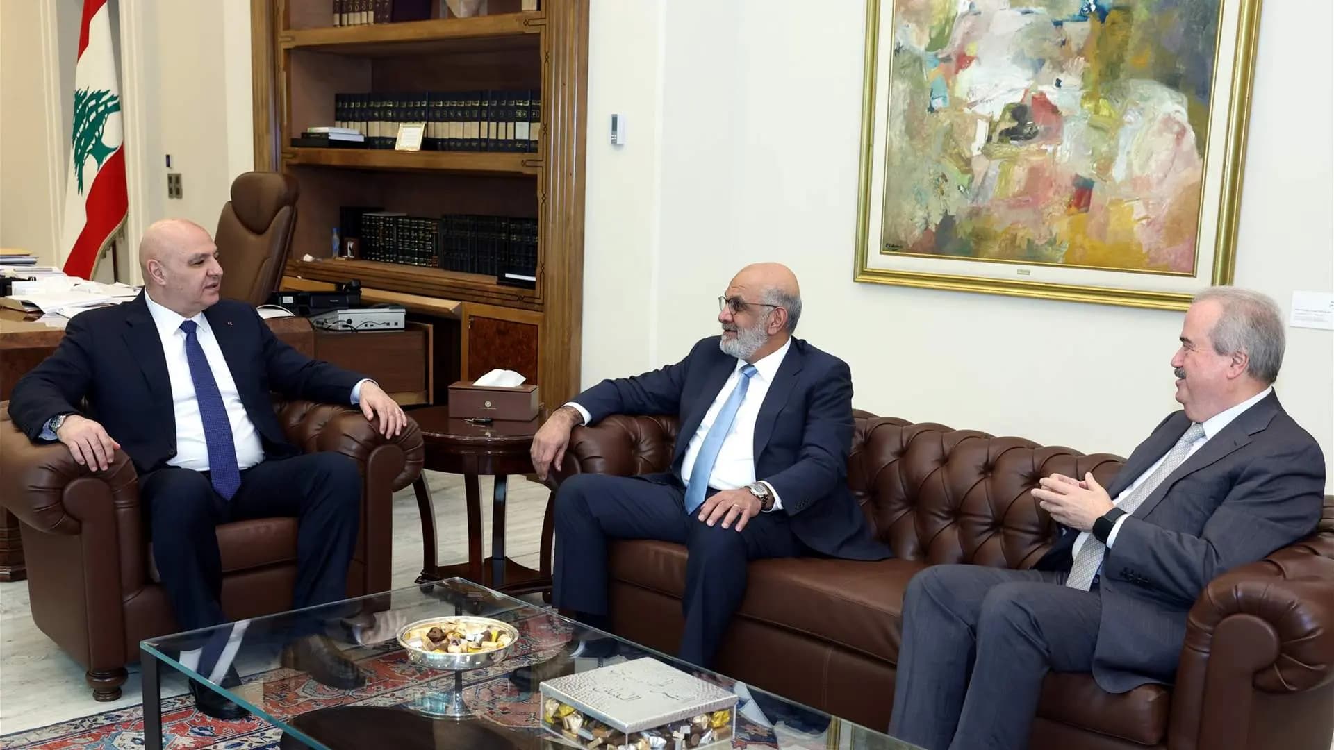 عون يبحث دعم البنك الدولي للبنان