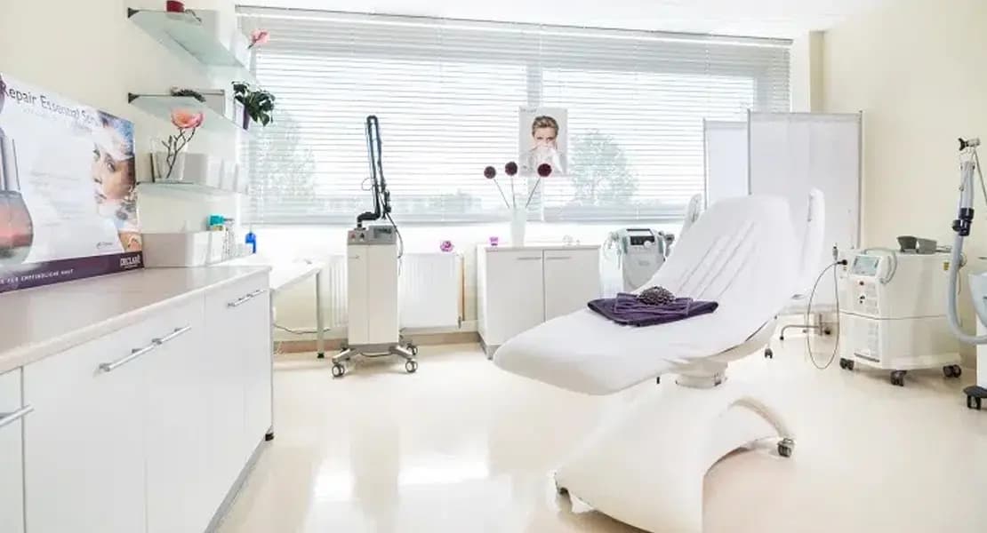 حملات صارمة على صالونات التجميل المخالفة