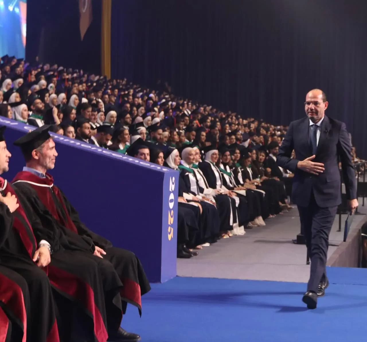 جامعةٌ قربَ قريتنا