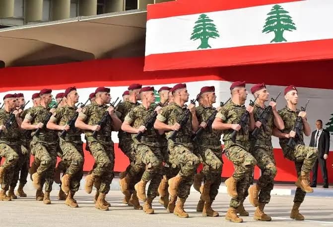هل سيقام عرضٌ عسكريٌّ في عيد الاستقلال؟