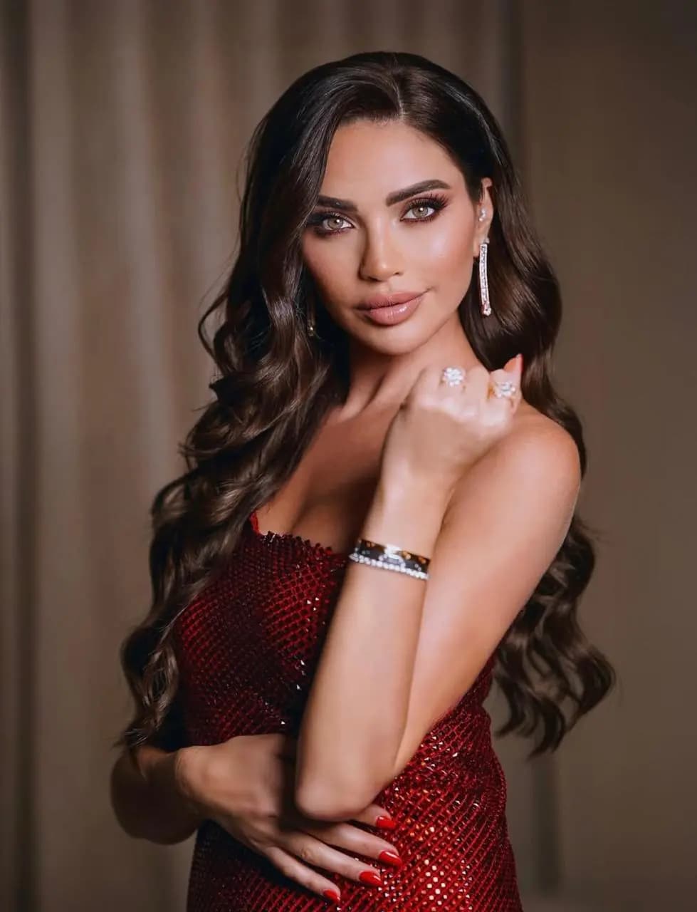 داليدا خليل: أحبُّ الجمعَ بين التمثيلِ والغناء