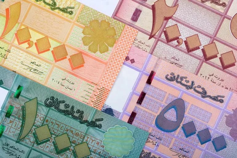 انحدار الليرة يسابق الموازنة... الخيار بين السيء والأسوأ