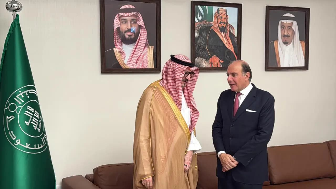 محادثات مفصلية.. حاكم مصرف لبنان في قلب قمة الرياض