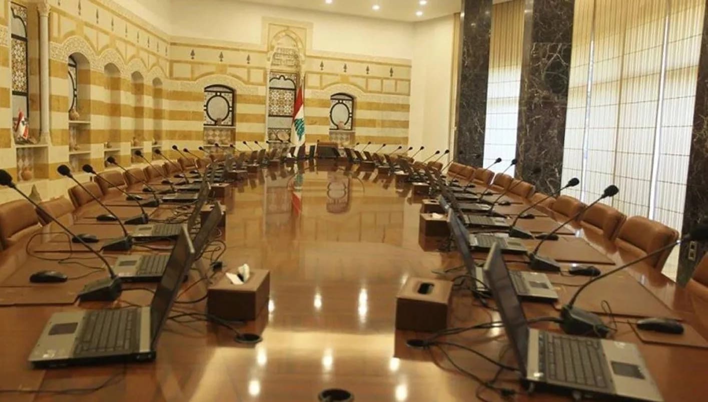 مجلس الوزراء يفتتح أعماله بدقيقة صمت!