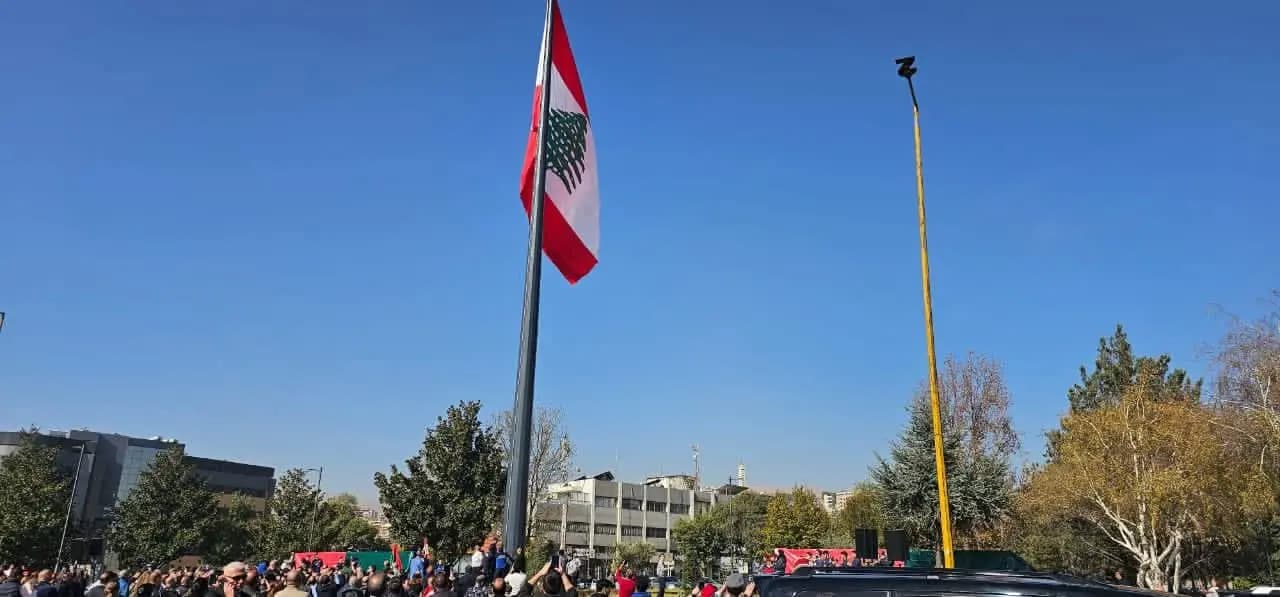 العلم اللبناني يزيّن مدخل زحلة