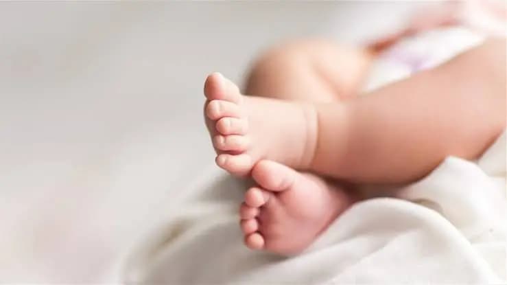 "خرج ليشتري السكاكر".. هكذا رحل ابن السنتين ونصف