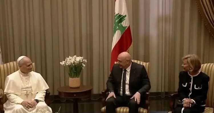 خلوة بين الرؤساء والبابا!