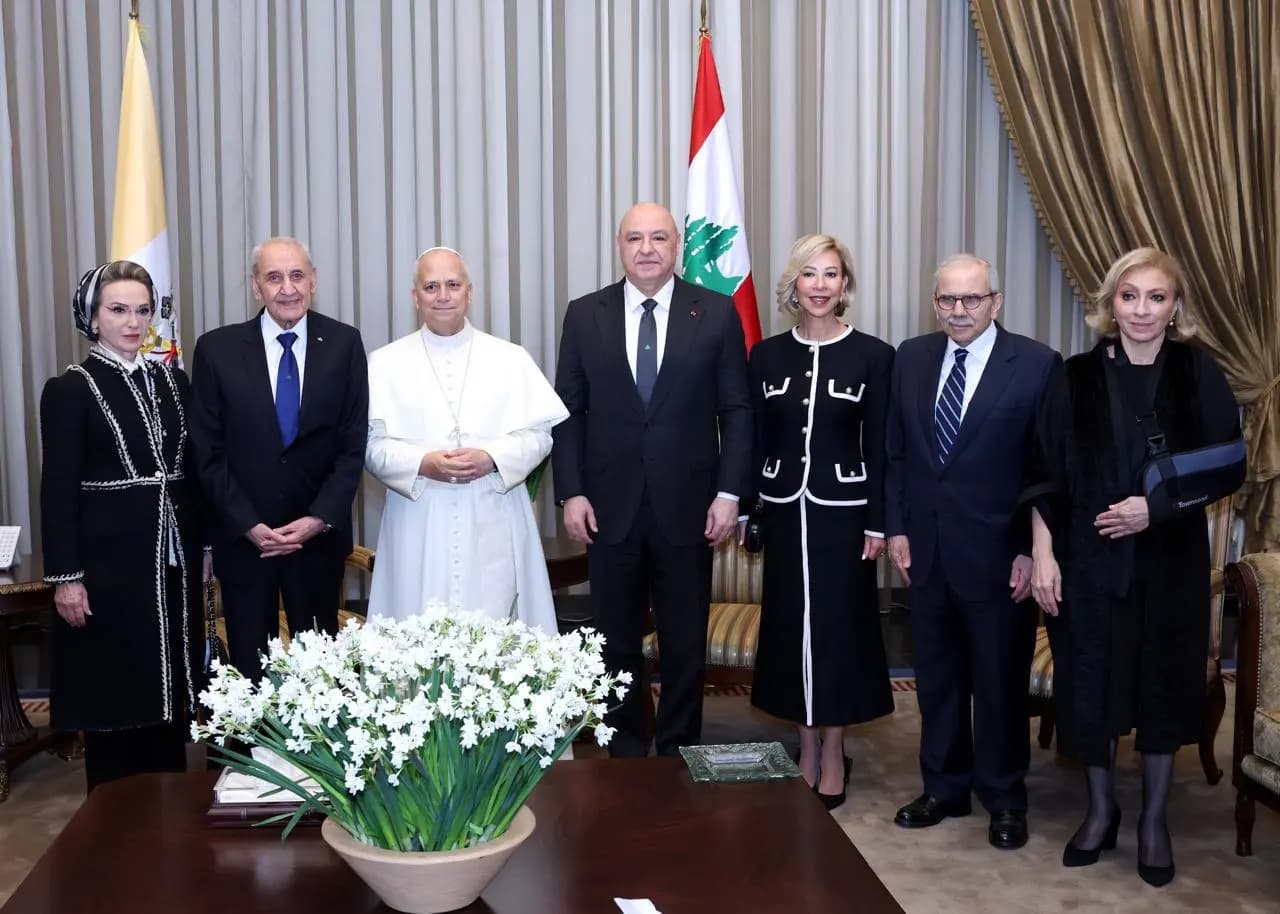 البابا يلتقي الرؤساء الثلاثة في قصر بعبدا