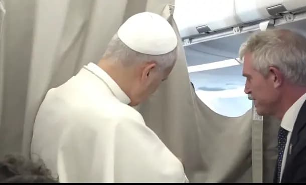 فور وصوله إلى روما.. هذا ما قاله البابا