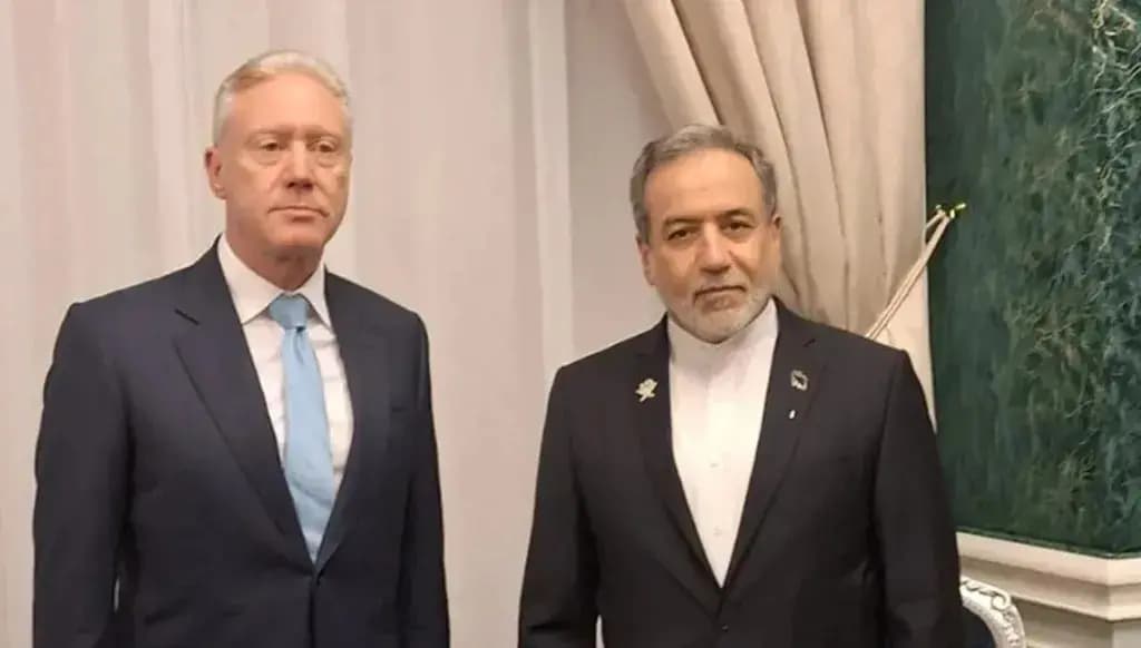 وزير الخارجية الإيرانية يدعو نظيره اللبناني لزيارة طهران