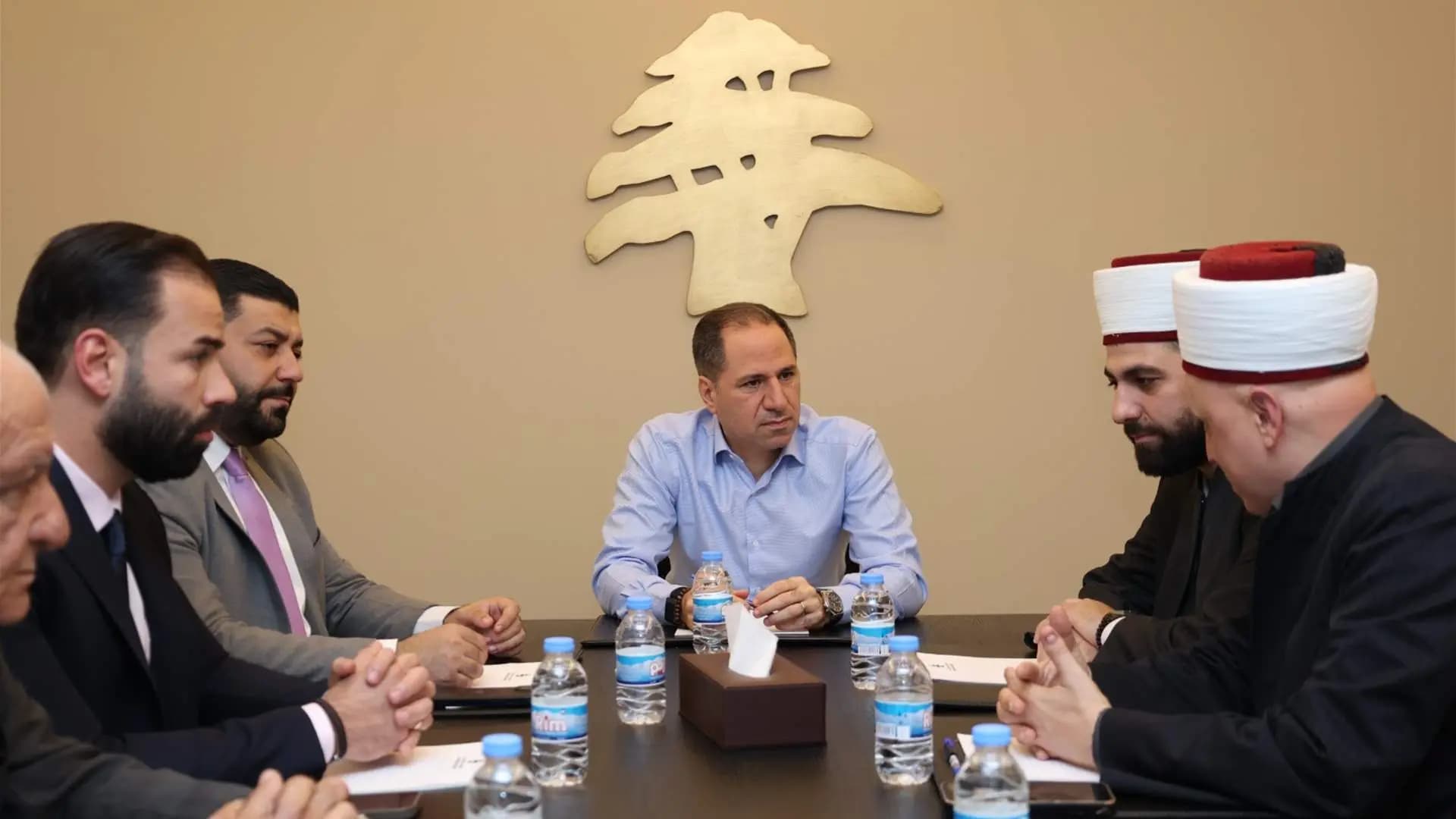 الجميّل يلتقي وفد المجلس الإسلامي العلوي