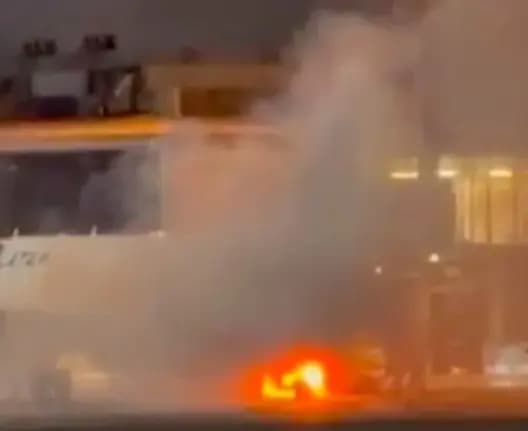 في البرازيل.. احتراق طائرة أثناء صعود الركاب!