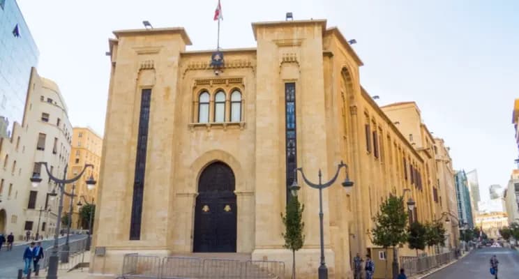 "لجنة العدل" تأخذ بملاحظات عون.. وتقر تعديلات على قانون القضاء