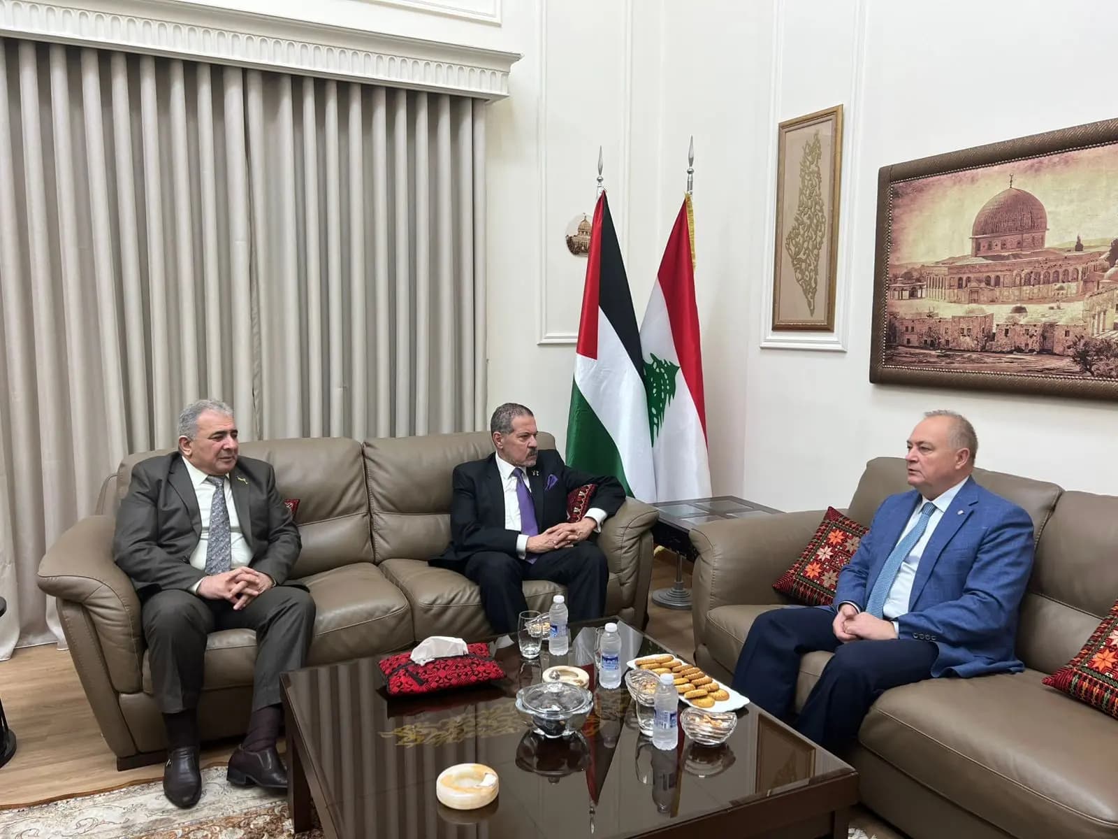 روداكوف يلتقي عباس والأسعد: نقف إلى جانب الشعب الفلسطيني