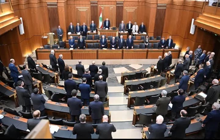 بري يرفع الجلسة