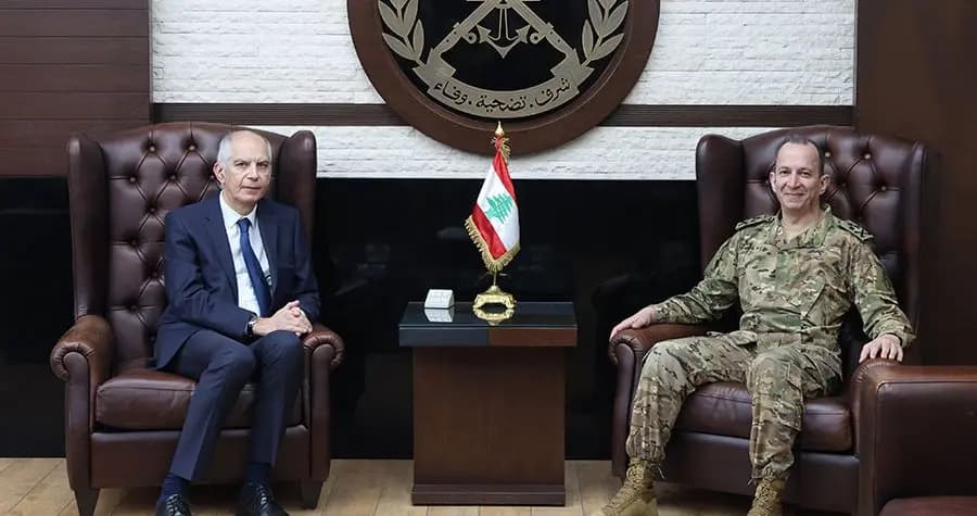 الأوضاع العامة بين هيكل والسفير الفرنسي