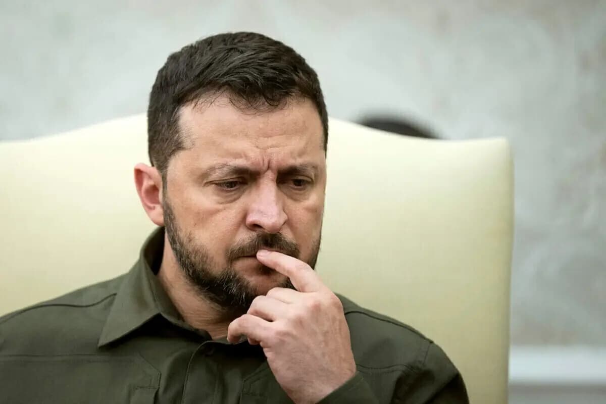 "تفاصيل مهمة".. اتصال هاتفي بين زيلينسكي و مبعوثين أميركيين
