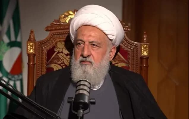 الخطيب يتصل بالراعي مهنّئًا بالميلاد