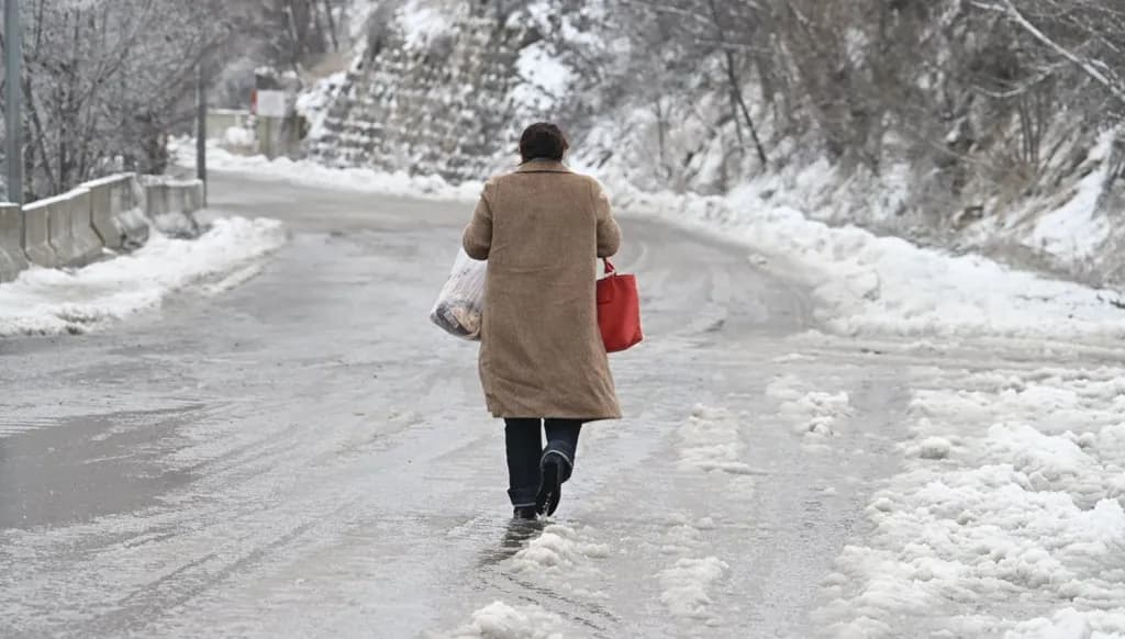 لبنان تحت تأثير منخفضين.. برد ورياح وثلوج