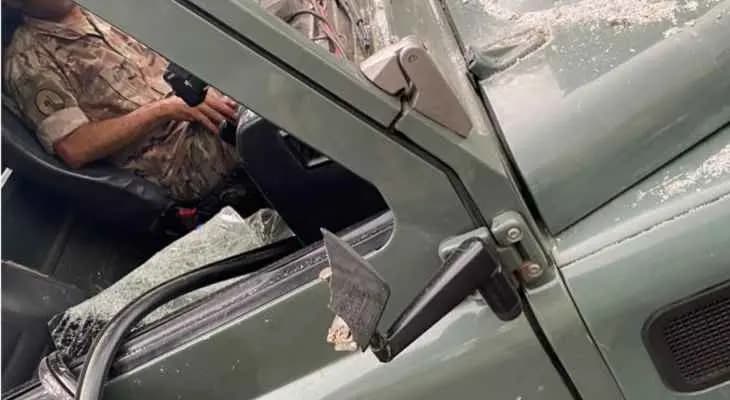 الجيش: إصابة 4 عسكريين بجروح بعد تعرُّض دورية للاعتداء من قبل متظاهرين قرب قصر العدل