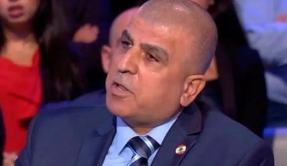 ممثلُ نقابةِ موزِّعي المحروقات فادي أبو شقرا: "يسمحلنا فيها الوزير" فنحنُ أصحابُ حقوقٍ والمحطاتُ ستقفل تباعًا فلا هامش يحمينا في جدول الأسعار وهذا ما نطالب به وزير الطاقة ولكن لا تجاوب والمشكلة هي بالارتفاعِ الصَّاروخيِّ للدُّولار