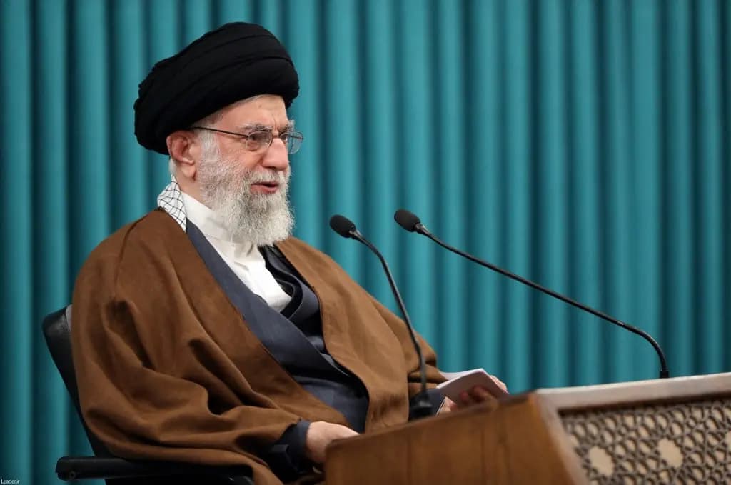 أول تعليق لخامنئي منذ اندلاع الاحتجاجات: المسؤولون يعملون على معالجة الأزمة