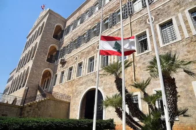 الخارجية ترحب بدعوة العليمي لمؤتمر الرياض