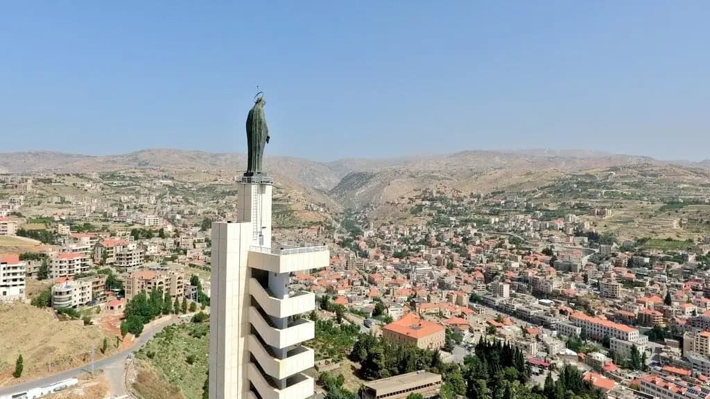 في زحلة.. مروّج مخدرات بغطاء بائع ورد!