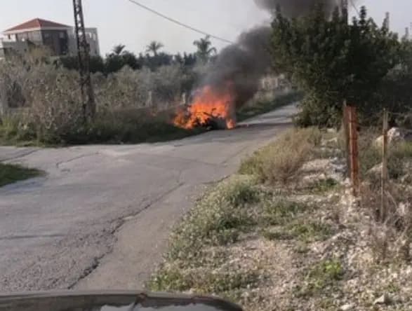 استهداف سيارة جنوبًا