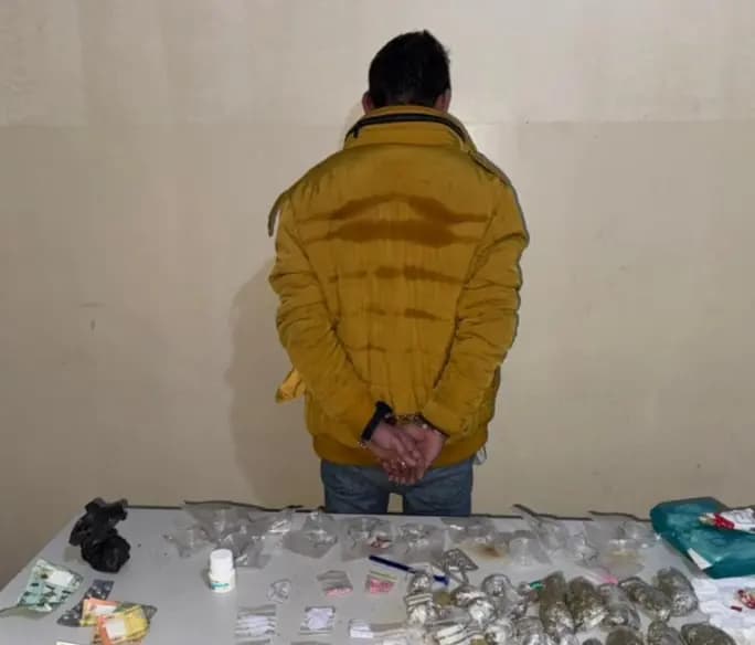 يروج المخدرات في الأشرفية.. فوقع في الكمين