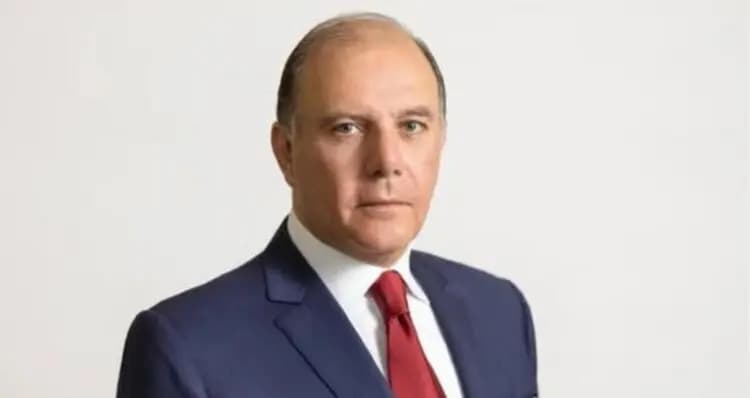 حاكم مصرف لبنان يعلن عن "إجراءات" لاسترداد أموال المصرف وملاحقة المخالفين