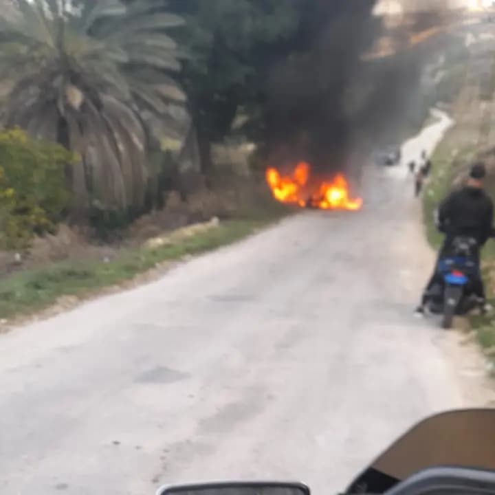 استهداف سيارة جنوبًا