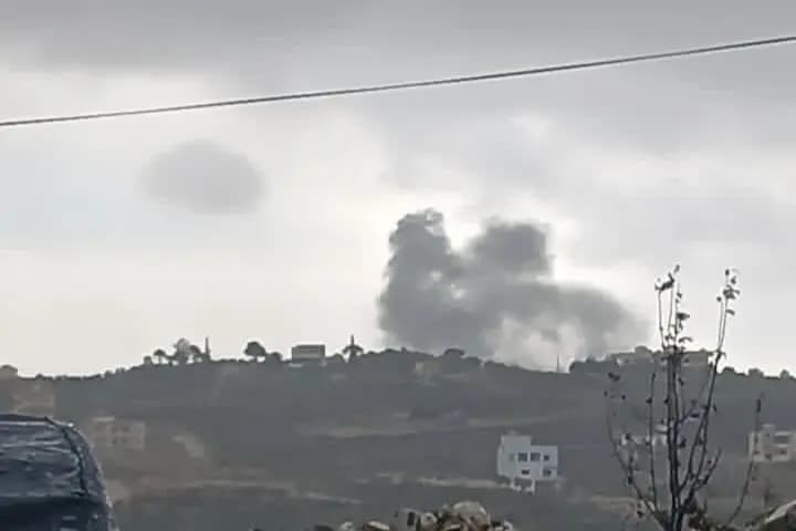 بالصور.. غارات على الجنوب