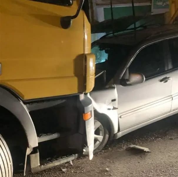 بالصور.. حادث مروع يودي بحياة شخص على هذا الطريق