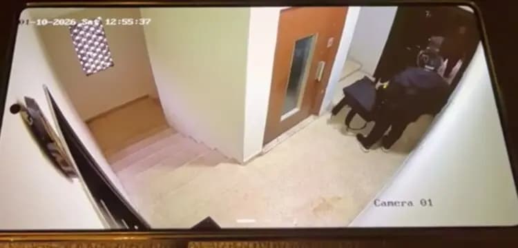 جـ.ـريمة مروعة تهز هذه المنطقة.. عامل ديليفري يقتل شخصًا داخل شقته!