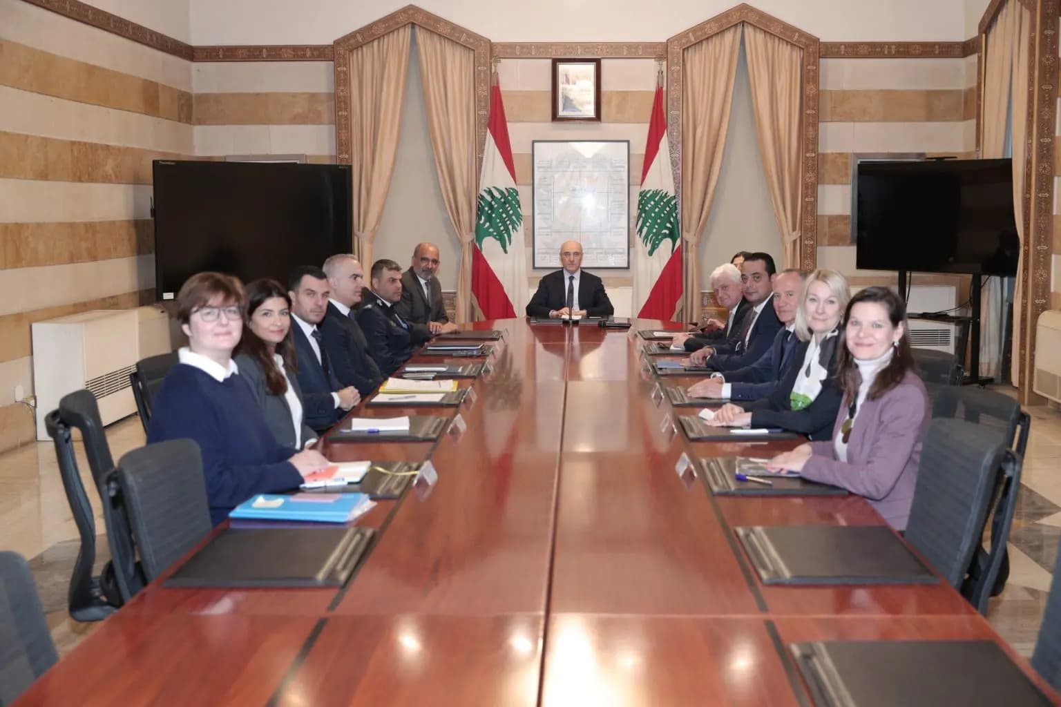 خطة الحكومة لعودة النازحين السوريين بين الحجار ووفد أممي