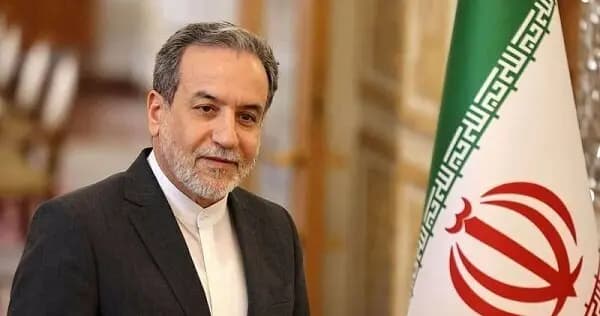 بسبب قمع الاحتجاجات.. منظمو منتدى دافوس يلغون مشاركة عراقجي