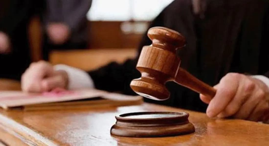 تزوير مستندات عقارية.. وتوقيف موظفين في دائرتي مساحة!