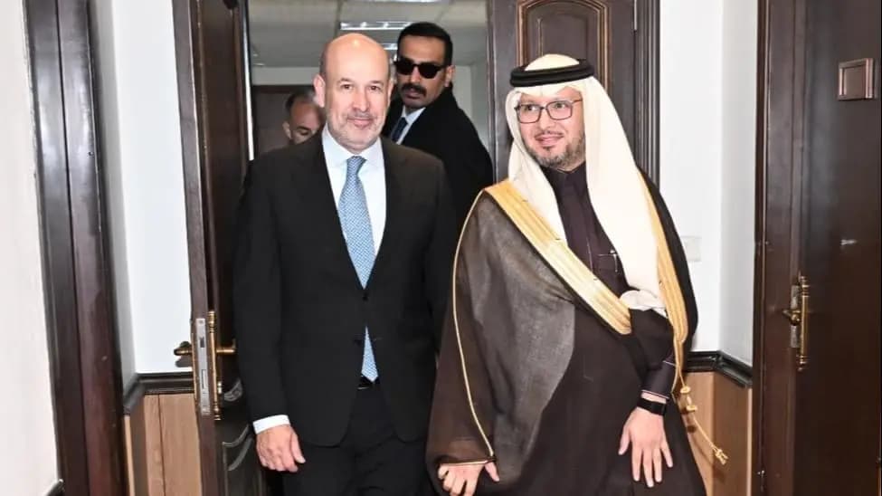 بخاري يزور ديوان المحاسبة: المملكة تدعم عمله ونزاهة أحكامه