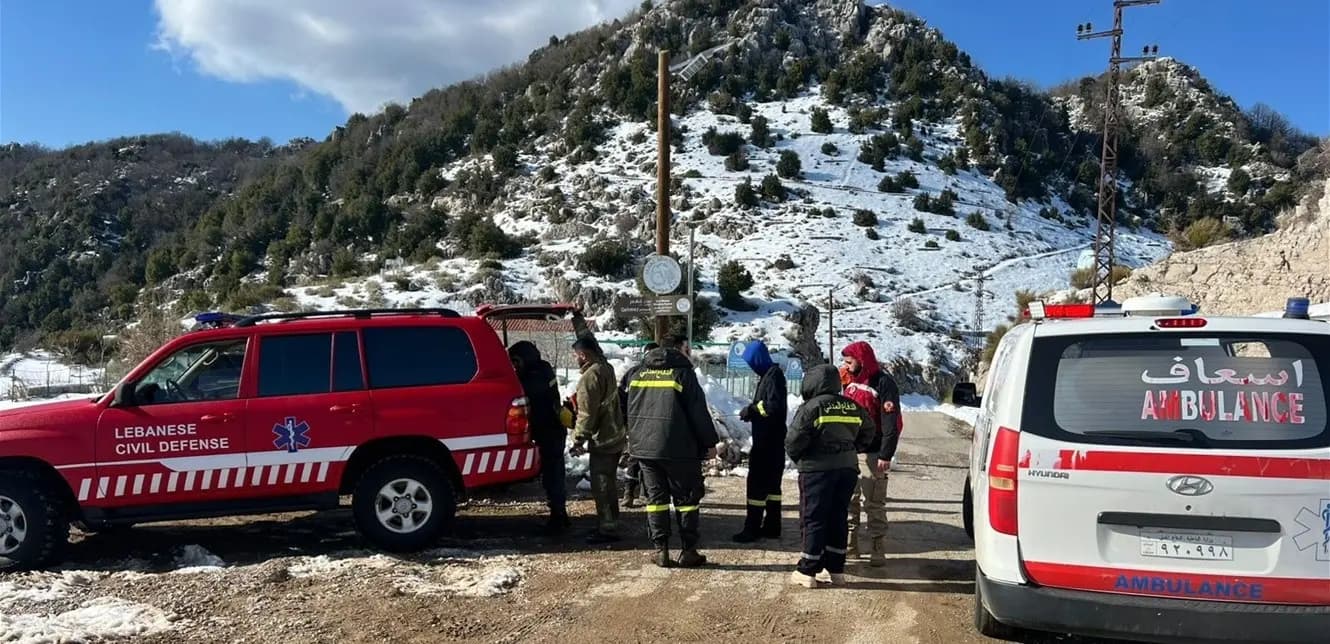 ضلوا طريقهم في منطقة جبلية وعرة.. والدفاع المدني ينقذهم