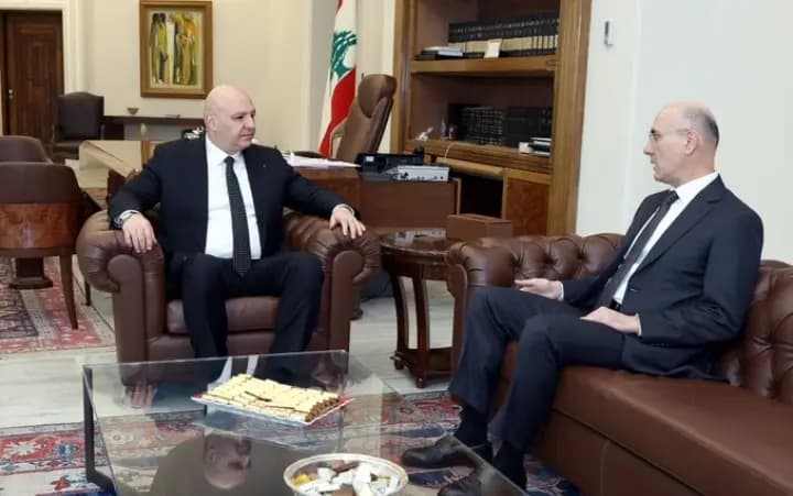 الحجار يطلع عون على نتائج زيارته إلى البحرين