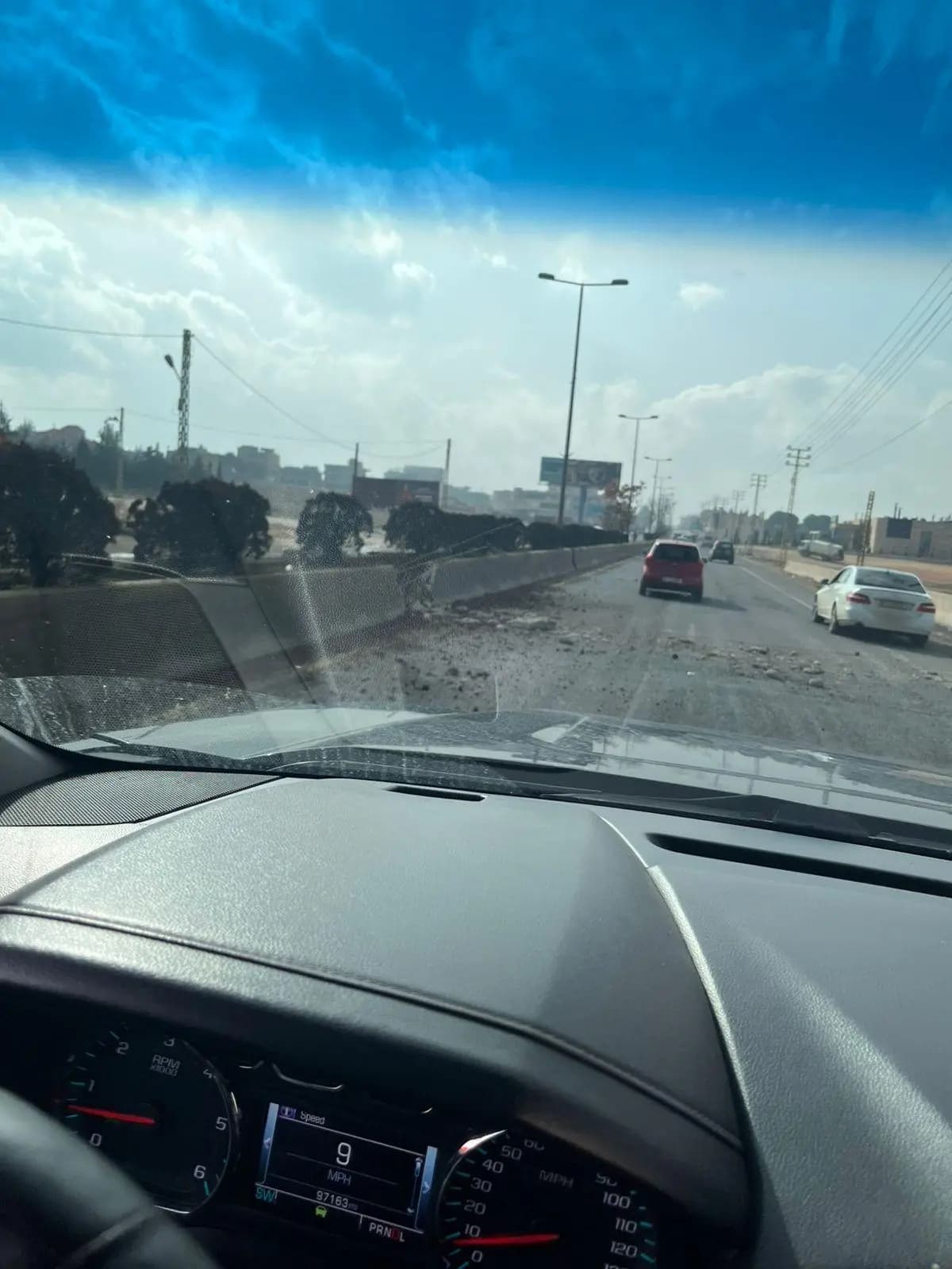 استهداف سيارة على طريق بعلبك الدولي