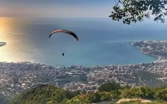 بعد حادثة الـ"paragliding".. الأمن يختم "منصة الإقلاع"