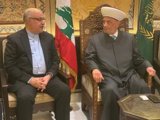دريان يستقبل سفير إيران