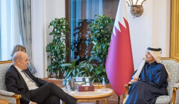 وزير الخارجية القطري يستقبل لودريان.. ويبحث التطورات اللبنانية