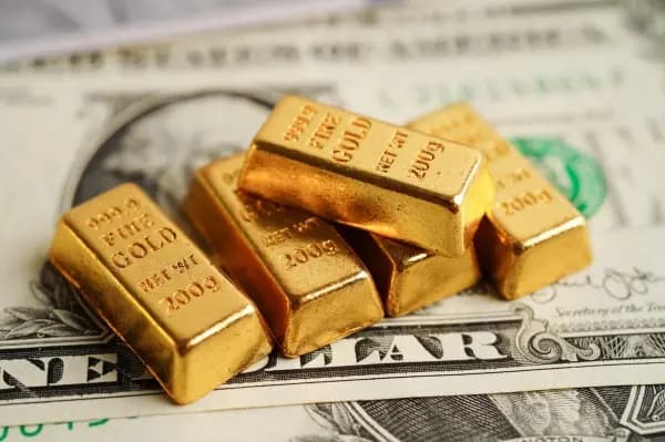"بعد ارتفاع غير مسبوق".. انخفاض الذهب مستمر
