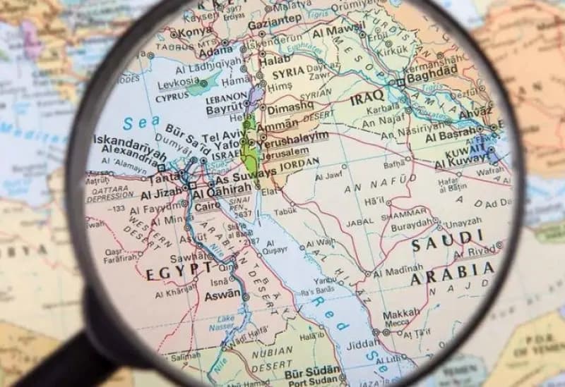 المنطقة بين "ضربة كبرى" و"تسوية مُرّة"