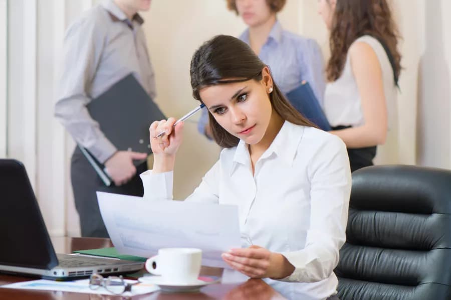المرأة العاملة :ابتكار.. إبداع واكتفاء