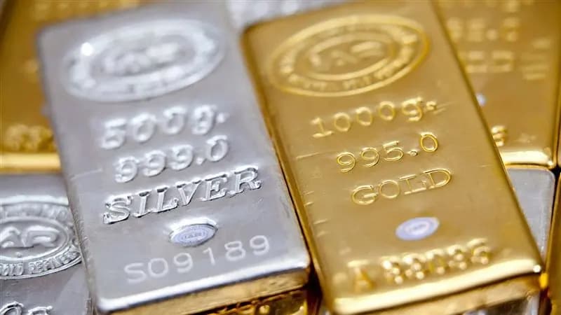 بعد الهبوط الحاد.. الذهب والفضة يعودان إلى الارتفاع