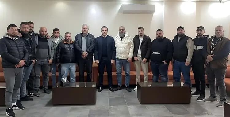 مطر يستمع لمعاناة أصحاب الحافلات.. ويبحث الحلول